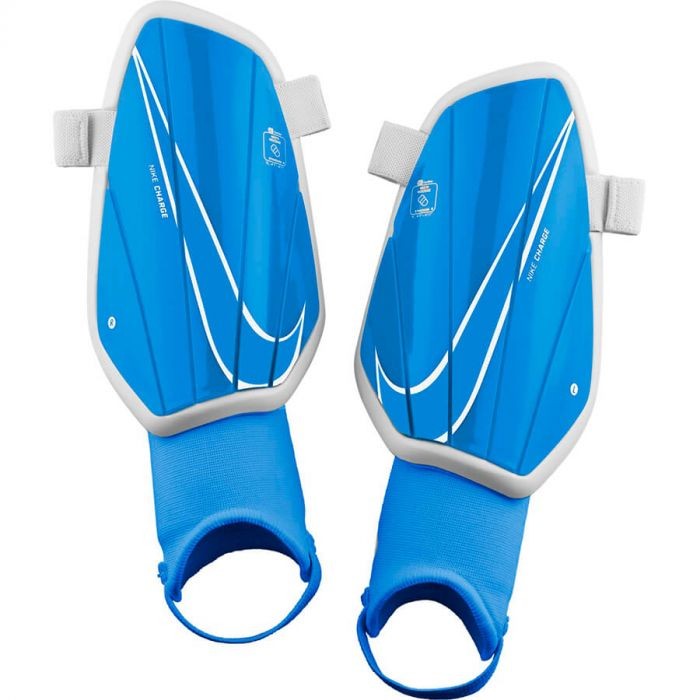 Футболни кори - NIKE Charge